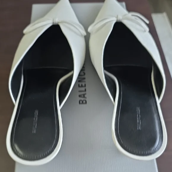 Balenciaga Women's White Bow-Detail Mules - Picture 7 of 9